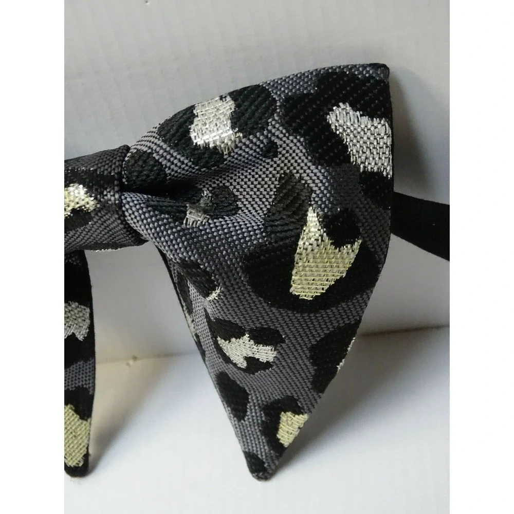 Mens Leopard Print Bow Tie Grey Silver Metallic Diamond Point Pre-Tied Formal‎